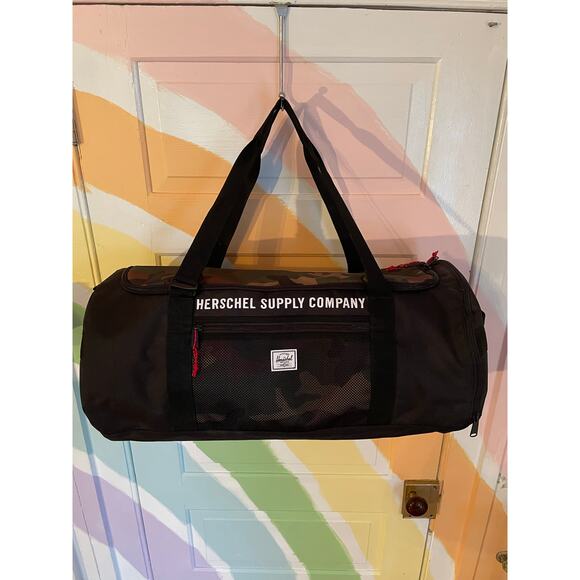 Herschel Supply Co Camo Duffle Bag Black Gym Travel Weekend NEW Without Tags - Picture 2 of 9